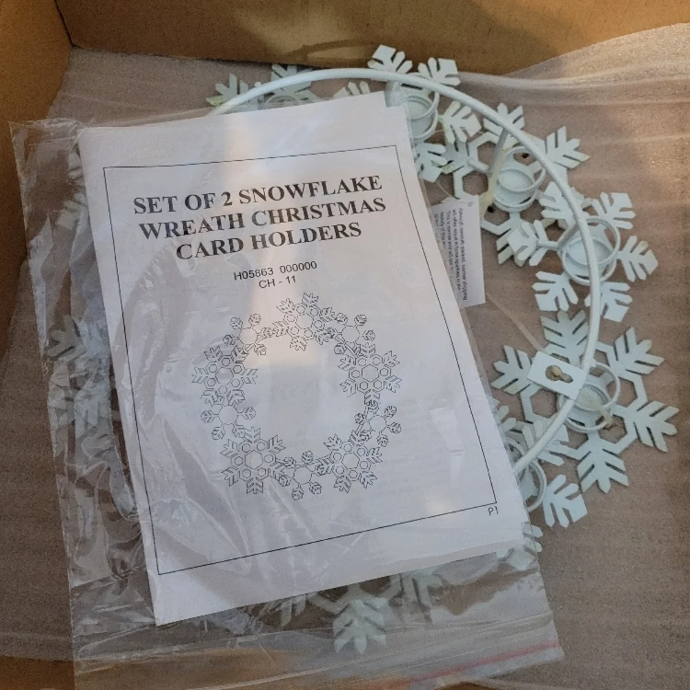 Snowflake Wreath Christmas Card Holders - Set of 2 - Picture 1 of 3